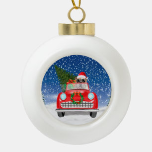 Adorno De Cerámica Tipo Bola Bulldog Inglés conduciendo un coche en Navidad