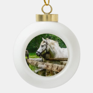Adorno De Cerámica Tipo Bola Caballo blanco que mira lejos