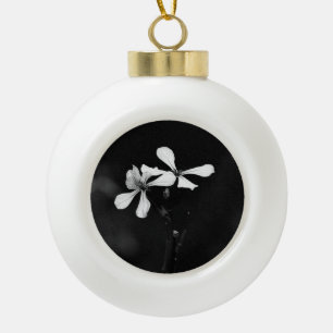 Adorno De Cerámica Tipo Bola floral en blanco y negro minimalista