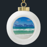 Adorno De Cerámica Tipo Bola Fotografía de Destin Florida Blue Beach Ocean Wave<br><div class="desc">Una hermosa fotografía de playa tomada en el destino ideal de vacaciones de Destin,  Florida. Las hermosas aguas verdes de Sandestin se lavan a la orilla del mar bajo los serenos cielos azules para hacer la foto perfecta de las vacaciones. Conmemore sus vacaciones tropicales con este encantador regalo.</div>