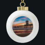 Adorno De Cerámica Tipo Bola Huntington Beach Pier al atardecer<br><div class="desc">Huntington Beach Pier al atardecer</div>
