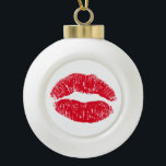 Adorno De Cerámica Tipo Bola Levantamientos de besos rojos<br><div class="desc">Los labios rojos de besos forman un patrón que podría hacerse con lápiz de labios. Es algo para tu amor en el Día de San Valentín o en cualquier otra época del año que te sientas romántico. Disfruta del romance de este patrón de labios de besos.</div>