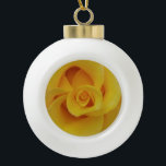 Adorno De Cerámica Tipo Bola Pétalos rojos amarillos románticos<br><div class="desc">Pétalos de rosa amarillo romántico.</div>