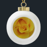 Adorno De Cerámica Tipo Bola Pétalos rojos amarillos románticos<br><div class="desc">Pétalos de rosa amarillo romántico.</div>