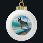 Adorno De Cerámica Tipo Bola Pintura de surf Blue Heeler Beach<br><div class="desc">Sumérgete en el mundo lúdico de la aventura canina con esta pintura cautivadora. Un perro animado lleva a las olas, subiendo con habilidad al surf en una playa con sol. El vibrante arte captura bellamente la esencia de la emoción en la playa mientras el perro recorre sin miedo las olas,...</div>
