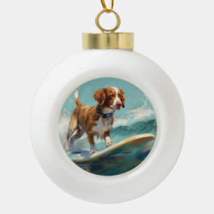 Adorno De Cerámica Tipo Bola Pintura de surf en la playa con Brittany Spaniel