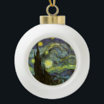 Adorno De Cerámica Tipo Bola Van Gogh: Noche estrellada<br><div class="desc">Un ornamento de cerámica clásico hermoso de la bola que ofrece una noche estrellada,  pintada por el pintor holandés Vincent Willem Van Gogh.</div>