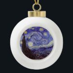 Adorno De Cerámica Tipo Bola Vincent Van Gogh Starry Night Vintage Bella Artes<br><div class="desc">Vincent van Gogh Starry Night Bella Artes Painting Starry Night es un cuadro del artista holandés post-impresionista Vincent van Gogh. El cielo azul nocturno está lleno de nubes, estrellas y una luna creciente brillante. La noche estrellada es la única noche de la serie de vistas desde la ventana de su...</div>
