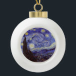 Adorno De Cerámica Tipo Bola Vincent Van Gogh Starry Night Vintage Bella Artes<br><div class="desc">Vincent van Gogh Starry Night Bella Artes Painting Starry Night es un cuadro del artista holandés post-impresionista Vincent van Gogh. El cielo azul nocturno está lleno de nubes, estrellas y una luna creciente brillante. La noche estrellada es la única noche de la serie de vistas desde la ventana de su...</div>
