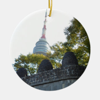 Adorno De Cerámica Torre de Seul Namsan a través de los faros