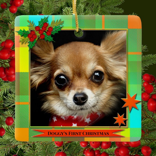 Adorno De Cerámica Tu Foto Primera Navidad Cuadro Escocés (Colorful plaid Christmas ornament featuring a cute image of a chihuahua or your custom (pet) photo)