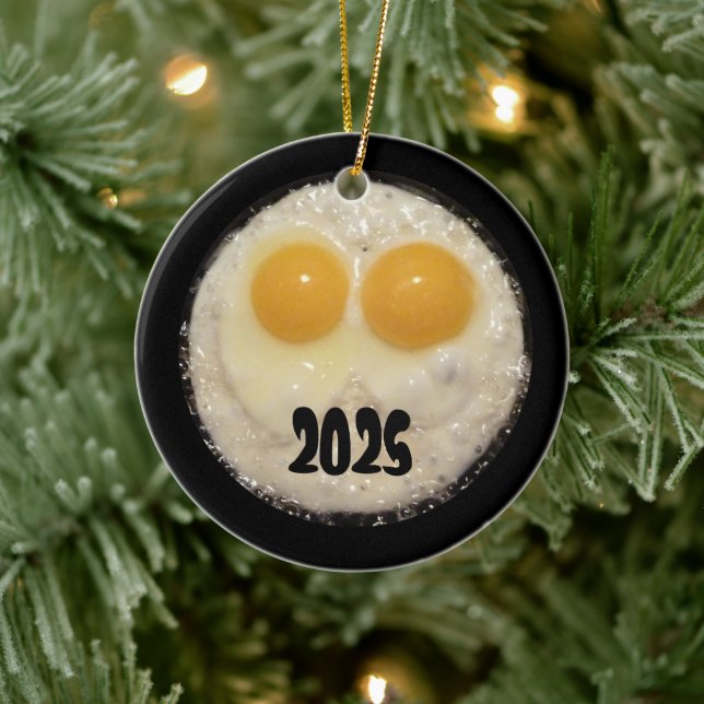 Adorno De Cerámica Two Eggs in Cast Iron Frying Pan Ornament (Árbol)