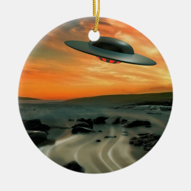 Adorno De Cerámica UFO sobre costa (Frente)