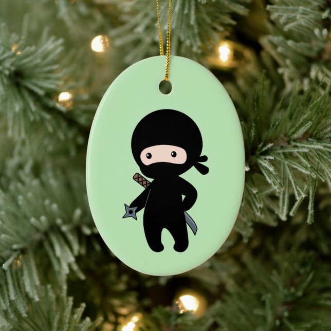 Adorno De Cerámica Un pequeño Ninja sostiene una estrella arrogante e (Árbol)