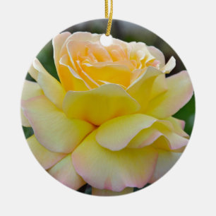 Adorno De Cerámica Una rosa amarilla