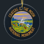 Adorno De Cerámica Vallas del Monumento Nacional de la Luna Lago Taup<br><div class="desc">Cráteres de la obra de arte vectorial de la Luna de diseño angustiado. Las características de la zona protegida son volcánicas y representan una de las áreas de basalto de inundación mejor conservadas en los Estados Unidos continentales.</div>