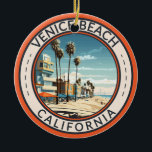 Adorno De Cerámica Venice Beach California Boardwalk Retro<br><div class="desc">La playa de Venecia en un estilo vectorial. Venice Beach, California, es un emblemático destino del sur de California conocido por su ecléctico paseo marítimo, su vibrante arte callejero y su animado ambiente. Ubicado en Los Ángeles, es un centro de creatividad y diversión frente al mar, atrayendo visitantes de todo...</div>