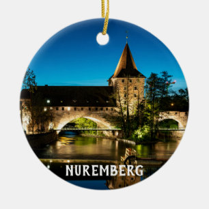 Adorno De Cerámica Viejo puente medieval de noche en Nuremberg