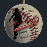 Adorno De Cerámica Vintage Baseball ⚾ Player - Rojo<br><div class="desc">Ornamentos navideños del jugador de béisbol. Hace un gran regalo personalizado para un jugador de béisbol. ⭐ Asegúrese de que el texto está dentro del área de la línea segura del guión verde. ✔ NOTA: ¡SÓLO CAMBIA LAS ÁREAS DE PLANTILLA NECESARIAS! 😀 Si es necesario, puede eliminar el texto y...</div>