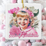 Adorno De Cerámica Vintage Chica Rosa Floral Feliz Navidad<br><div class="desc">Niña blanca y rosa bonito sonriendo con Navidades florales.</div>
