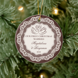 Adorno De Cerámica Vintage Encaje Pardo Cisne 1er Navidad Casados