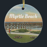 Adorno De Cerámica Vintage Myrtle Beach South Carolina Fishing Pier<br><div class="desc">Myrtle Beach,  Carolina del Sur,  imagen vintage de una postal del muelle pesquero Ocean Plaza de los años 40. El nombre de Myrtle Beach está en la parte superior con un estilo retro.</div>