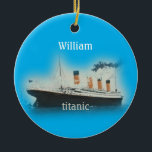 Adorno De Cerámica Vintage Titanic Ocean Liner Boy Nombre azul Barco<br><div class="desc">Vintage Titanic Ocean Liner Boy Nombre Azul Ornamento de barco. Titanic de la antigua línea de estrellas blancas RMS en azul para los niños que aman el Titanic. Personaliza para crear un Navidad único Keepsake.</div>