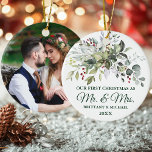 Adorno De Cerámica Watercolor Greenery Berries FOTO BACK Navidades<br><div class="desc">Moderno y elegante color de agua verde Pareja Nuestra primera Navidad como Sr. y Sra. Ornament incluye hermosa vegetación botánica acuarela,  hojas de eucalipto,  bayas y otros hermosos follajes. Guión verde forestal. Foto de vuelta.</div>