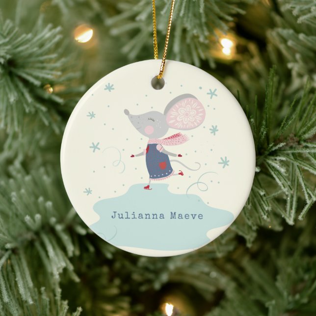 Adorno De Cerámica Whimsical Ice Skater Mouse Holiday Name Custom (Árbol)