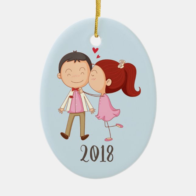 Adorno De Cerámica Whimsical Kissing Pareja Keepsake Year (Frente)
