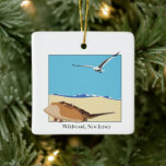 Adorno De Cerámica Wildwood, NJ Horseshoe Crab Seagull Beach<br><div class="desc">Ornamento con un cangrejo herradura bidimensional con imagen de gaviota marina sobrevolando la playa con olas. Personalizable de fecha atrás. Wildwood,  New Jersey en Baskerville en la parte inferior.</div>