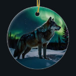 Adorno De Cerámica Winter Aurora & Timber Wolf Wildlife Design<br><div class="desc">En el extremo norte,  las luces de Aurora pintan el cielo como si un artista adornara un lienzo. Los Lobos de la Madera cazan a la luz del brillo mágico y saben que son dueños de este reino prístino. Busque esta obra en muchos otros productos de nuestra tienda.</div>