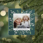 Adorno De Cerámica Winter Sage | Foto botánica de vacaciones<br><div class="desc">Festividad y elegancia en tonos verde claro,  nuestro adorno de fotos de Winter Sage muestra su foto cuadrada favorita (una a cada lado) enmarcada por hojas botánicas verdes esbozadas. Personalice el nombre de su familia por un lado y el año por el otro.</div>