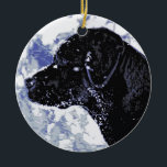 Adorno De Cerámica Winter Wonderland - Perro pato - Laboratorio negro<br><div class="desc">Un hermoso diseño de invierno nevado con el bonito Labrador Negro . Winter Wonderland - Material gráfico original de Judy Burrows @ Black Dog Art</div>