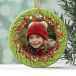 Adorno De Cerámica Wreath de navidades con foto - Berry moderno<br><div class="desc">Ornamento fotográfico - Que tus días sean amargos y brillantes. PUNTO DE FOTO: Si su foto no encaja correctamente,  haga clic en el botón PERSONALIZAR ESTO y ajuste la foto.</div>