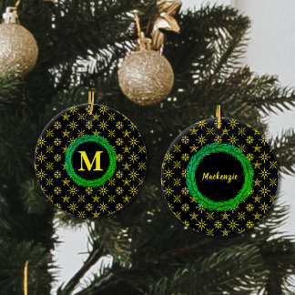 Adorno De Cerámica Wreath Monograma tu nombre Black Yellow Snowflakes
