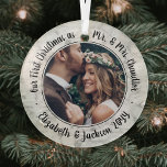 Adorno De Cristal 1 Foto Sr. y Sra. 1st Navidades Elegant Faux Marbl<br><div class="desc">Celebrar una feliz primera festividad como pareja casada con una foto personalizado "Nuestra primera Navidad como señor. y la señora", adorno de mármol de imitación de cristal redondo. La imagen y todo el texto de esta plantilla son fáciles de personalizar. (CONSEJOS DE DISEÑO DE IMÁGENES Y TEXTO: 1) Para ajustar...</div>
