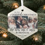 Adorno De Cristal 3.ᵉʳ Navidades recién casados<br><div class="desc">Celebrar una alegre primera festividad como recién casados con un collage de fotos de un personalizado de 3 "Nuestros primeros Navidades casados" en forma de hexágono. Las imágenes y la redacción de esta plantilla son fáciles de personalizar. (IMAGEN PLACEMENT TIP: Una manera fácil de centrar una foto exactamente como quieres...</div>