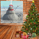 Adorno De Cristal Beach Sand Santa "Snowman" de playa personalizada<br><div class="desc">Hacer de este muñeco de nieve Santa no era tan fácil como pensábamos,  ¡pero lo pasamos muy bien trabajando en ello! Personaliza fácilmente el texto.</div>