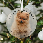 Adorno De Cristal Felices Navidades de Perro de Howlidays Fotografía<br><div class="desc">Un adorno de vidrio para Navidades de fotos de perro. Con una fotografía de su elección,  un borde sobre el suelo blanco,  el texto 'Happy Howlidays' y nombre/s. Todo el texto se puede cambiar fácilmente utilizando la plantilla proporcionada.</div>