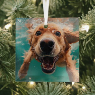 Adorno De Cristal Feliz Golden Retriever nadando bajo el agua