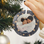 Adorno De Cristal Foto de la familia Winter Stars<br><div class="desc">Un adorno de fotos de Navidades dulces mostrando una foto favorita en una disposición redonda,  sobre un fondo acuático azul marino salpicado de estrellas doradas.</div>