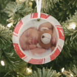 Adorno De Cristal Marco fotográfico de menta | Vacaciones de Navidad<br><div class="desc">Metas de pimiento adorables para el árbol. Añade tu foto favorita dentro de este adorable adorno de caramelo de menta de peppermint con un borde de remolino de menta falsa. Ideal para fotos familiares o mascotas para decorar tu árbol en un estilo clásico rayado de caramelo rojo y blanco.</div>