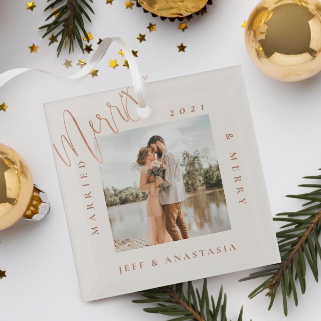 Adorno De Cristal Minimal Modern Married & Merry Gold Script Photo (Minimal Modern Married & Merry Gold Script Photo Glass Ornament)