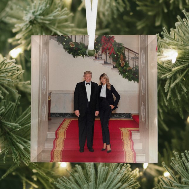 Adorno De Cristal Navidad acerca al presidente Donald Trump y a Mela (in situ)