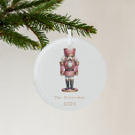 Adorno De Cristal Navidades simples de color blanco rosado<br><div class="desc">Fondo blanco,  y un petardo rosado. Personalice y agregue un nombre y un año.</div>