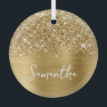 Adorno De Cristal Nombre Glam Glittery Gold<br><div class="desc">Personaliza la escritura de estilo manuscrita moderna para crear tu propio adorno de Navidad de vidrio redondo de dos caras. Agrega una inicial de monograma para crear una combinación de inicial y nombre. Arte digital femenino de purpurina dorada falsa y lámina metálica cepillada (se imprimirá como una foto en tu...</div>
