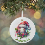 Adorno De Cristal Nombre personalizado de béisbol para navidades con<br><div class="desc">Hagan un recorrido en casa con su decoración de vacaciones con este adorno festivo de béisbol! Con una clásica pelota de béisbol con un sombrero de Santa y rodeada de hojas y bayas rojas, este adorno es perfecto para cualquier hincha de béisbol que quiera llevar su amor por el juego...</div>