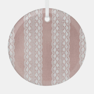 Adorno De Cristal Oro rosa metálico, textura de encaje blanquecino.