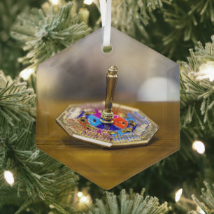 Adorno De Cristal Regalo de dreidel de Hanukkah SlipperyJoe base oct